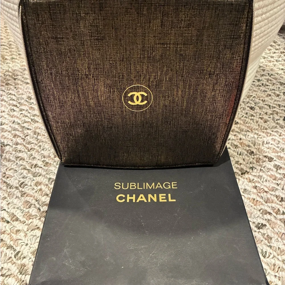 CHANEL Gold and Black Sublimage Pouch Jewelry Box Cosmetic Case Ltd. Edition NEW - Picture 2 of 7